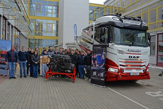 DAF-Initiative-Motoren-fur-Schulen-Bild-1